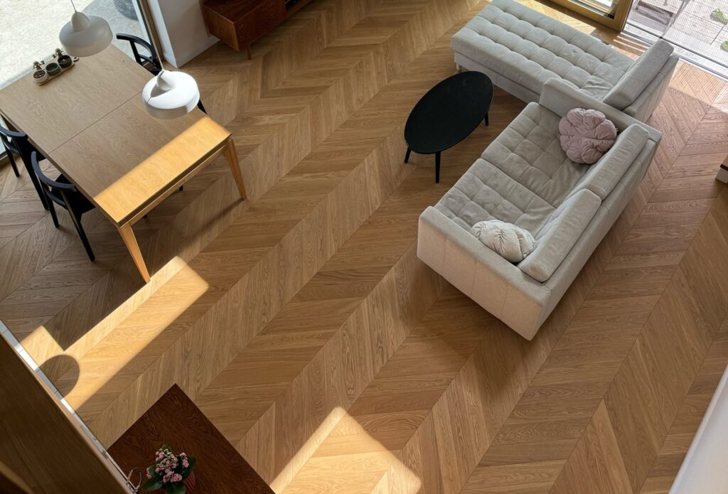 Producent podłóg drewnianych – jak kupić bezpośrednio?