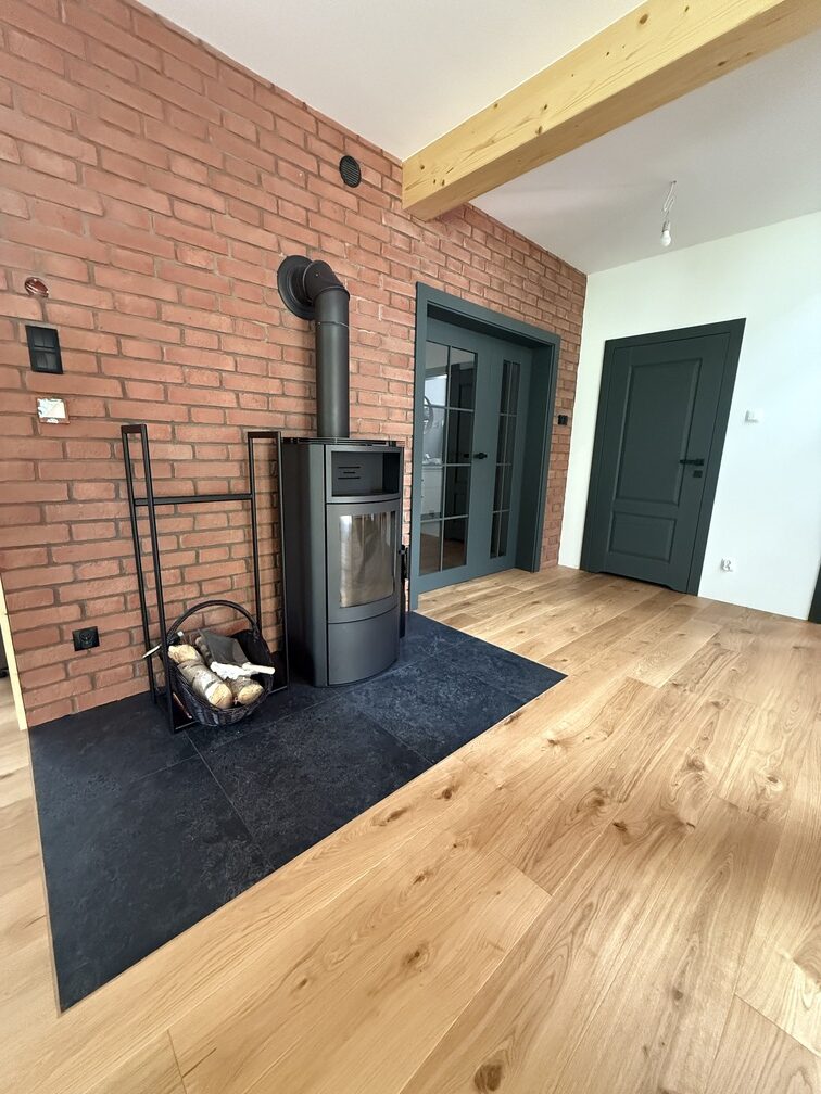 Ile kosztuje konserwacja podłogi olejowanej? Sprawdź, ile możesz zaoszczędzić